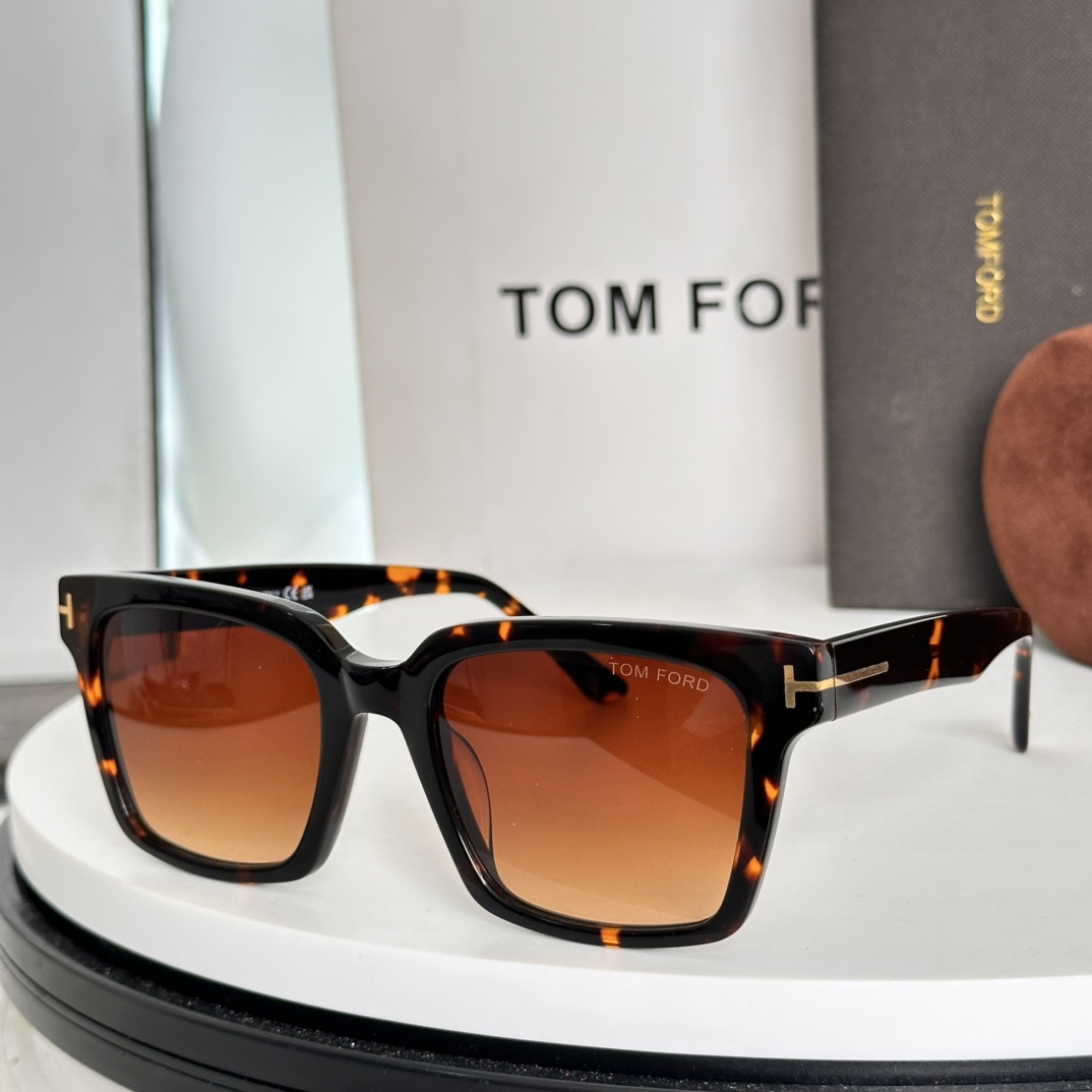  ‼️𝑻𝒐𝒎 𝑭𝒐𝒓*™ 
官网原版一比一
FT1161，SIZE：54-21-150凭借精湛的工艺备受