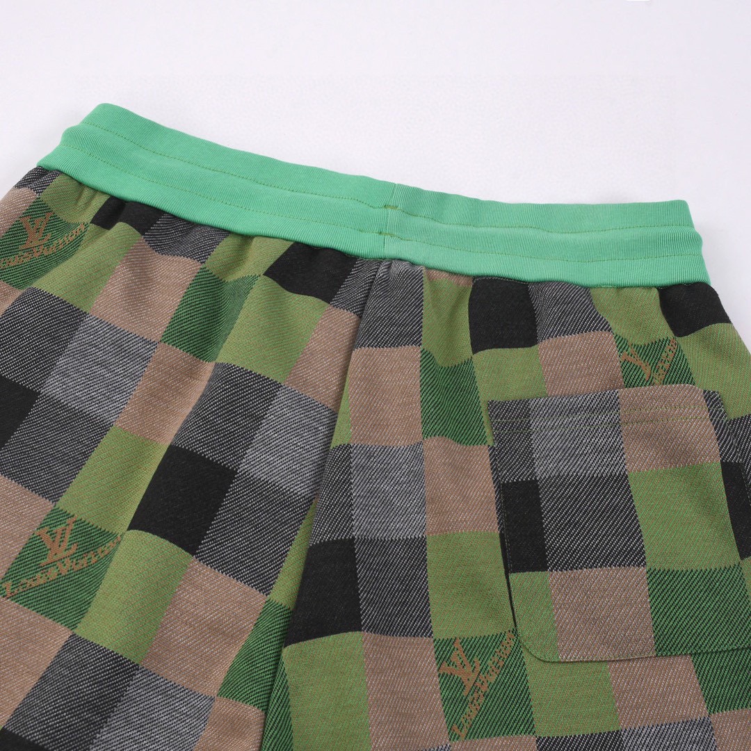 路易威登/Louis Vuitton 夏季新款 经典棋盘格休闲短裤 咖色/绿色-莆田鞋,莆田鞋货源,高仿鞋,高仿鞋货源,安福档口,莆田高仿鞋,莆田鞋批发,高仿鞋批发,莆田高仿运动鞋,高仿运动鞋,莆田运动鞋 路易威登/Louis Vuitton 夏季新款 经典棋盘格休闲短裤 咖色/绿色