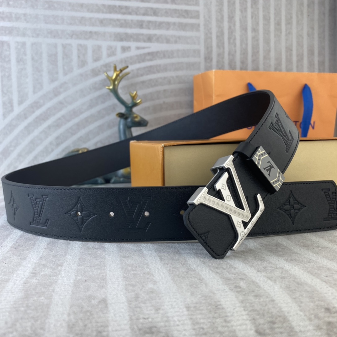 LV💕 特种皮腰带系列 ，原厂五金精品不锈钢扣，手感柔软舒适 宽3.8CM。