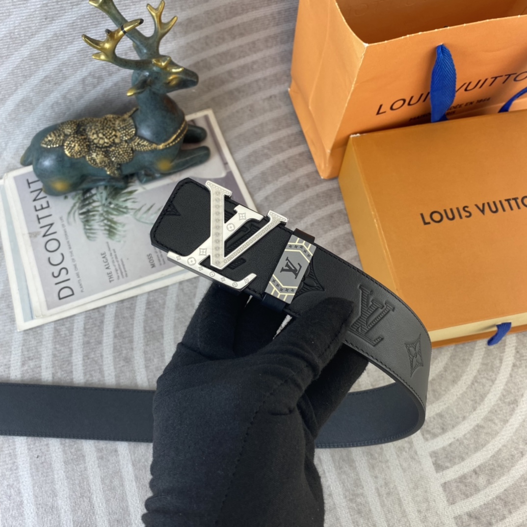 LV💕 特种皮腰带系列 ，原厂五金精品不锈钢扣，手感柔软舒适 宽3.8CM。