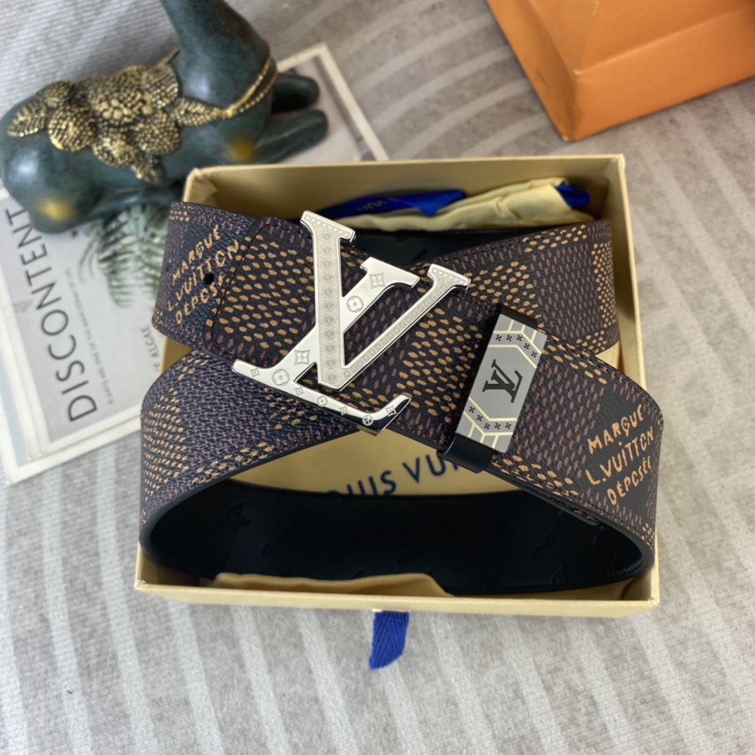 LV💕 特种皮腰带系列 ，原厂五金精品不锈钢扣，手感柔软舒适 宽3.8CM。