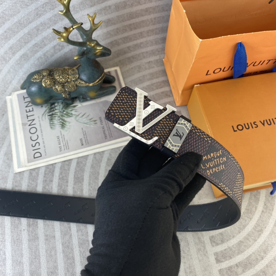 LV💕 特种皮腰带系列 ，原厂五金精品不锈钢扣，手感柔软舒适 宽3.8CM。