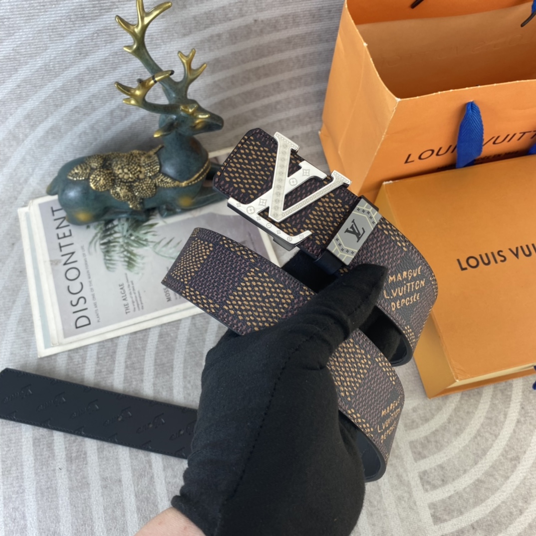 LV💕 特种皮腰带系列 ，原厂五金精品不锈钢扣，手感柔软舒适 宽3.8CM。
