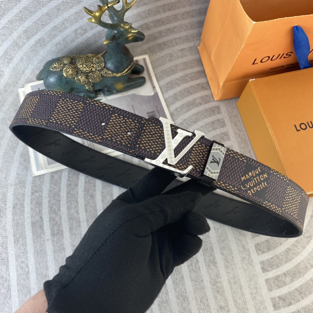 LV💕 特种皮腰带系列 ，原厂五金精品不锈钢扣，手感柔软舒适 宽3.8CM。