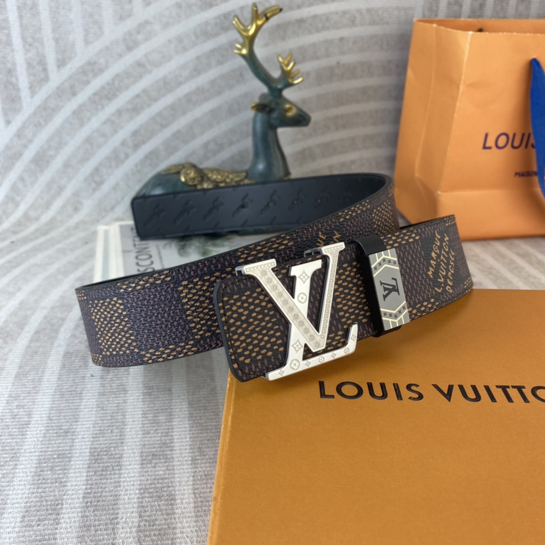 LV💕 特种皮腰带系列 ，原厂五金精品不锈钢扣，手感柔软舒适 宽3.8CM。
