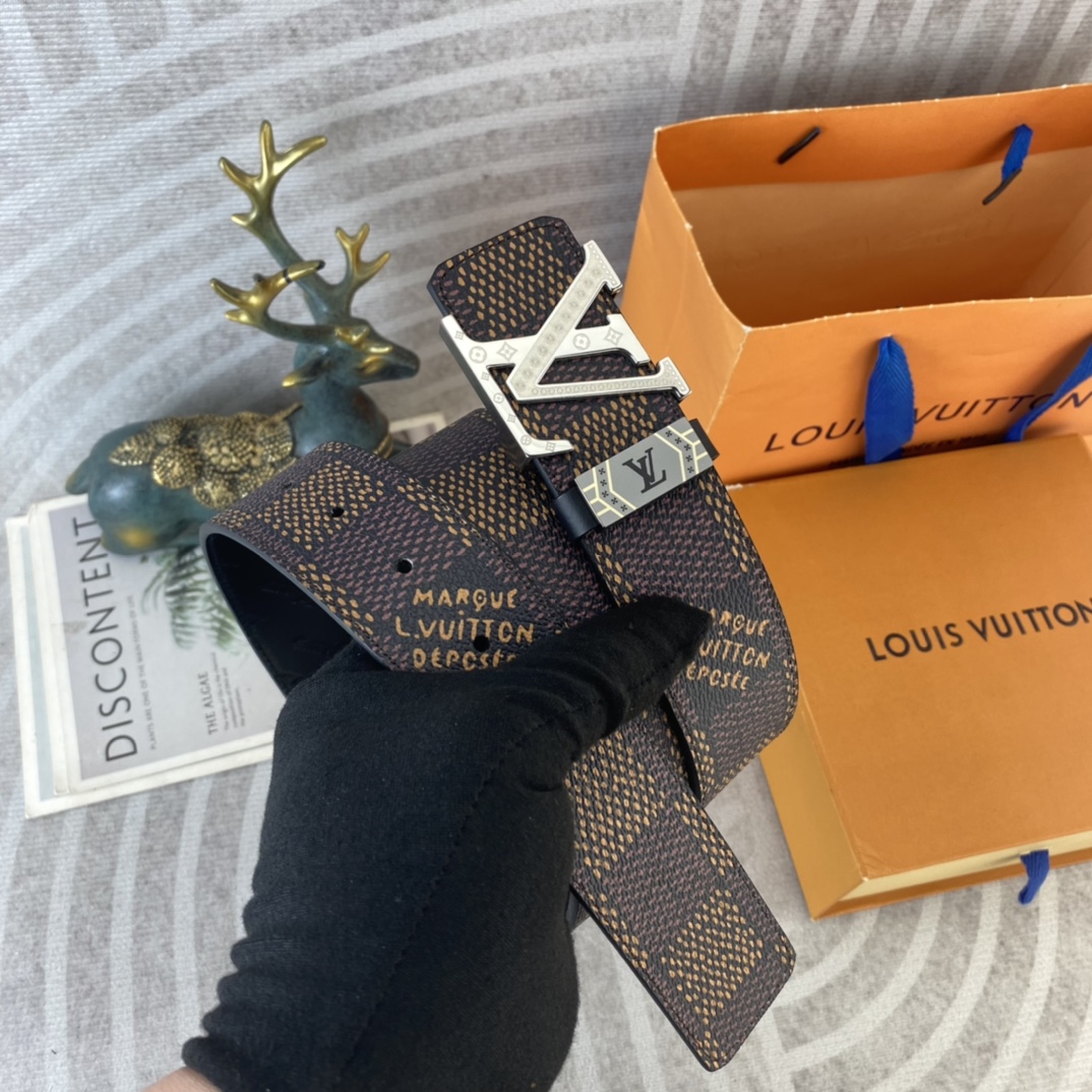LV💕 特种皮腰带系列 ，原厂五金精品不锈钢扣，手感柔软舒适 宽3.8CM。