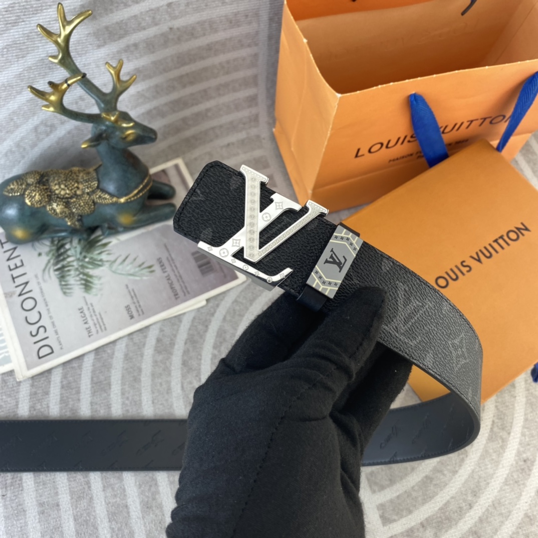LV💕 特种皮腰带系列 ，原厂五金精品不锈钢扣，手感柔软舒适 宽3.8CM。