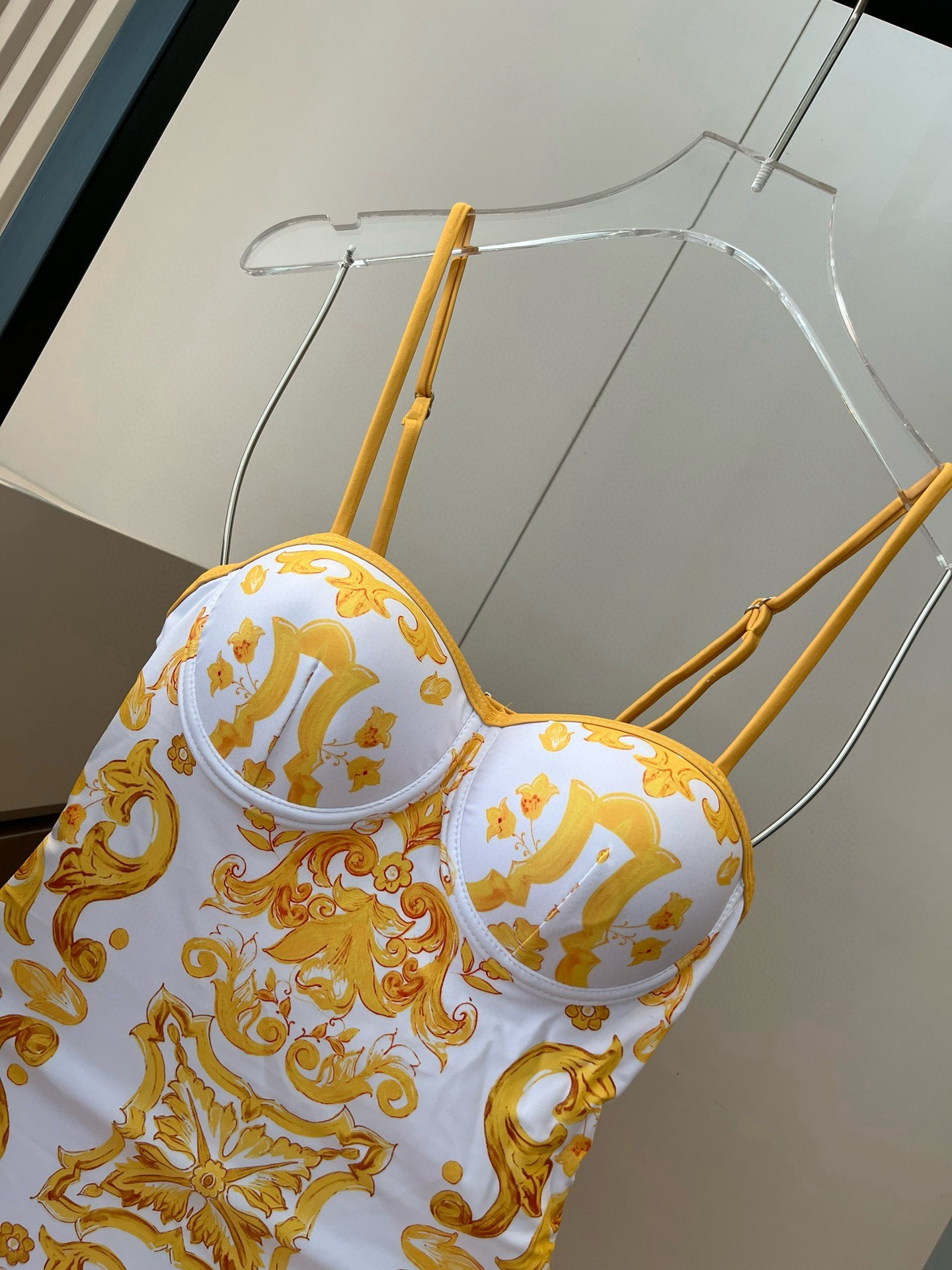  🆕
D&G连体带钢圈泳衣👙❤️😍🥰适合多种场景的游泳衣🏊‍♀️海边 游泳池 温泉 水上乐园 漂流都可以