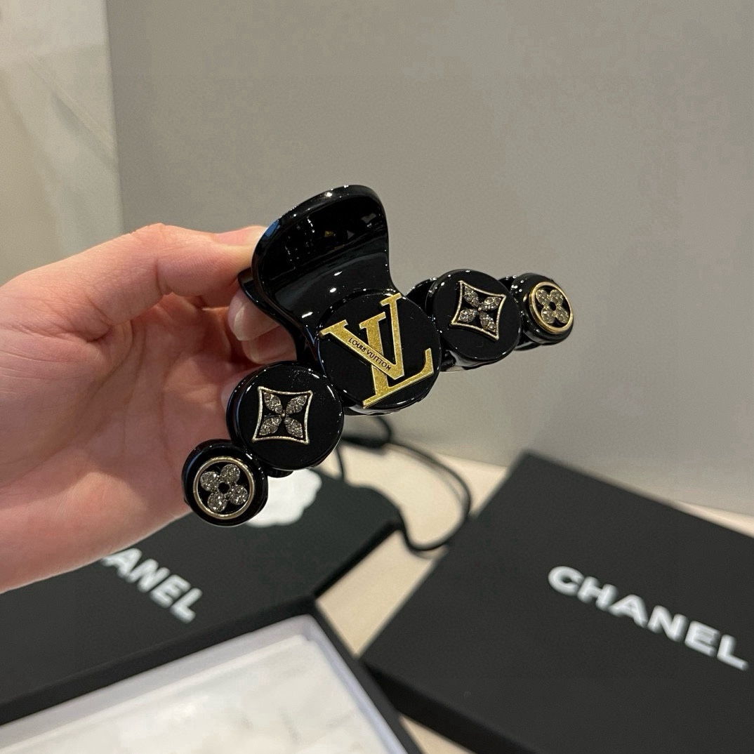 🆕

lv路易威登发夹