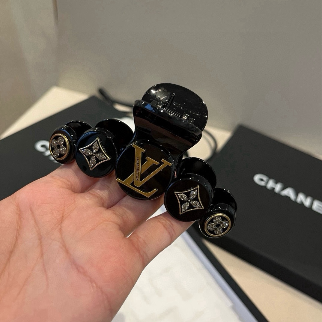 🆕

lv路易威登发夹