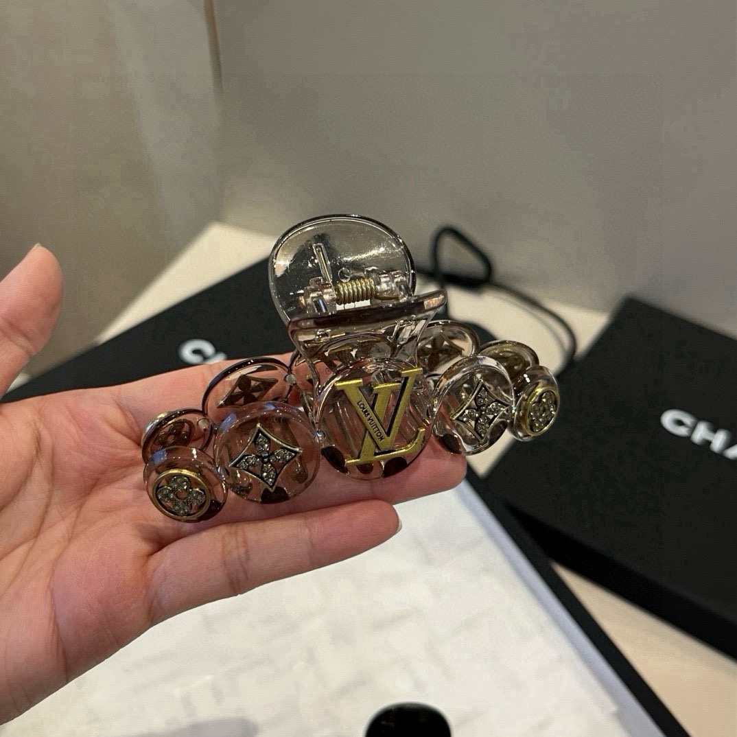 🆕

lv路易威登发夹