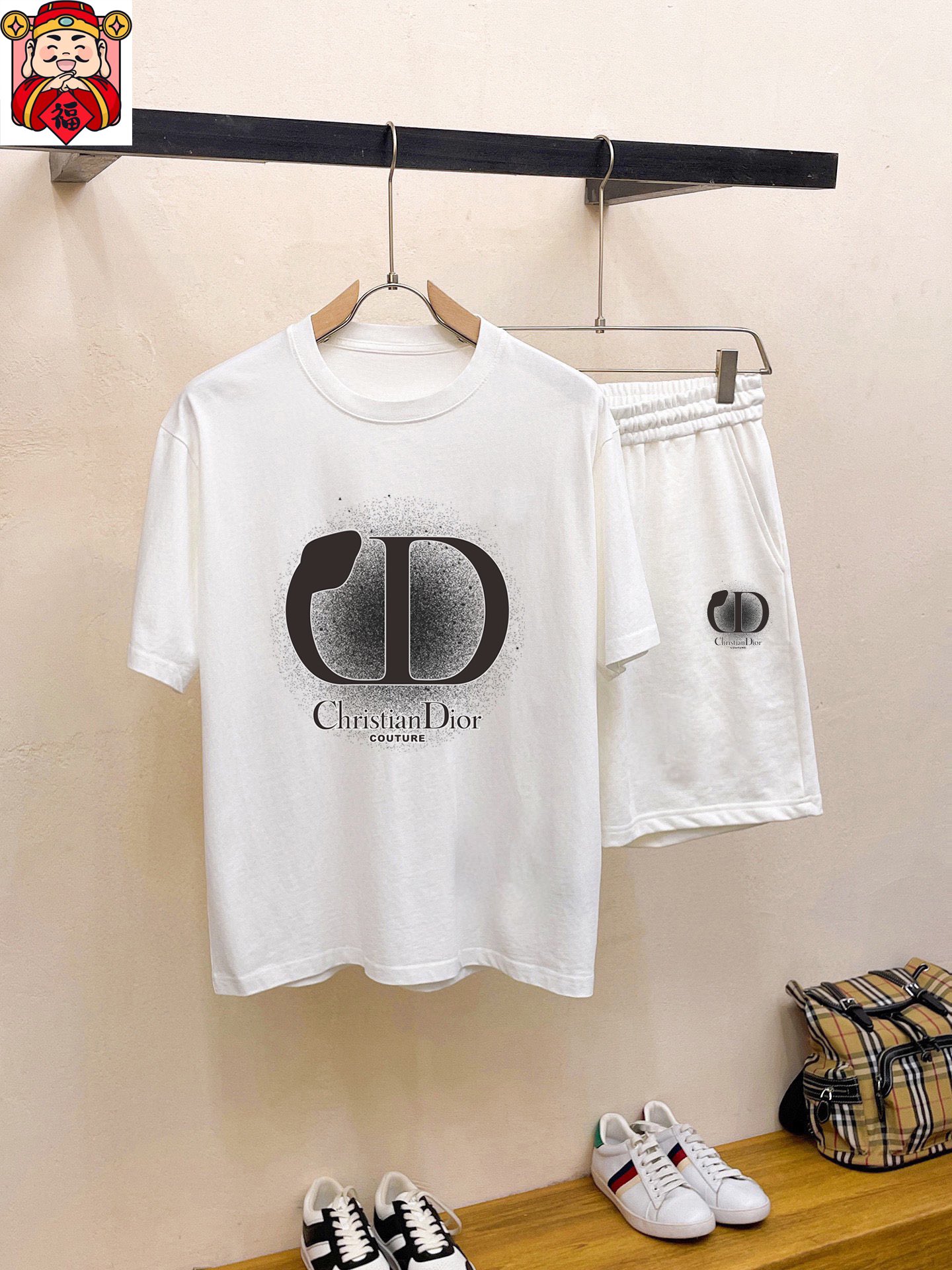 Dior 品牌【DIOR 迪奥】 2025新款男士短袖短裤套装 销售 市面高端版本 手感细腻柔软 让你穿着更加舒适 立体裁剪版型超赞 尺码:M-5XL下单请报身高体重