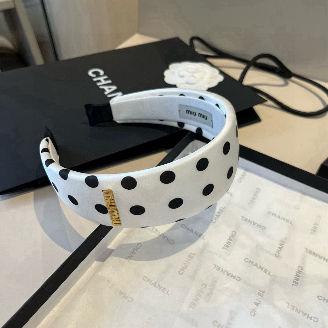 🆕

miumiu缪缪新款发箍