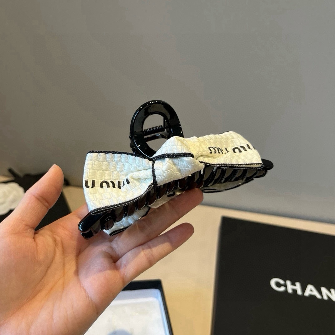 🆕

缪缪miumiu发夹