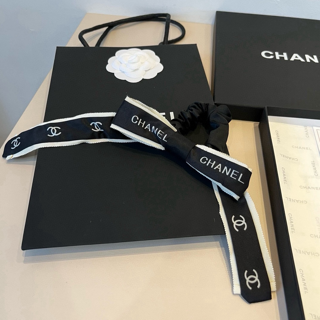 🆕

Chanel香奈儿 香奶奶最爱蝴蝶结发圈