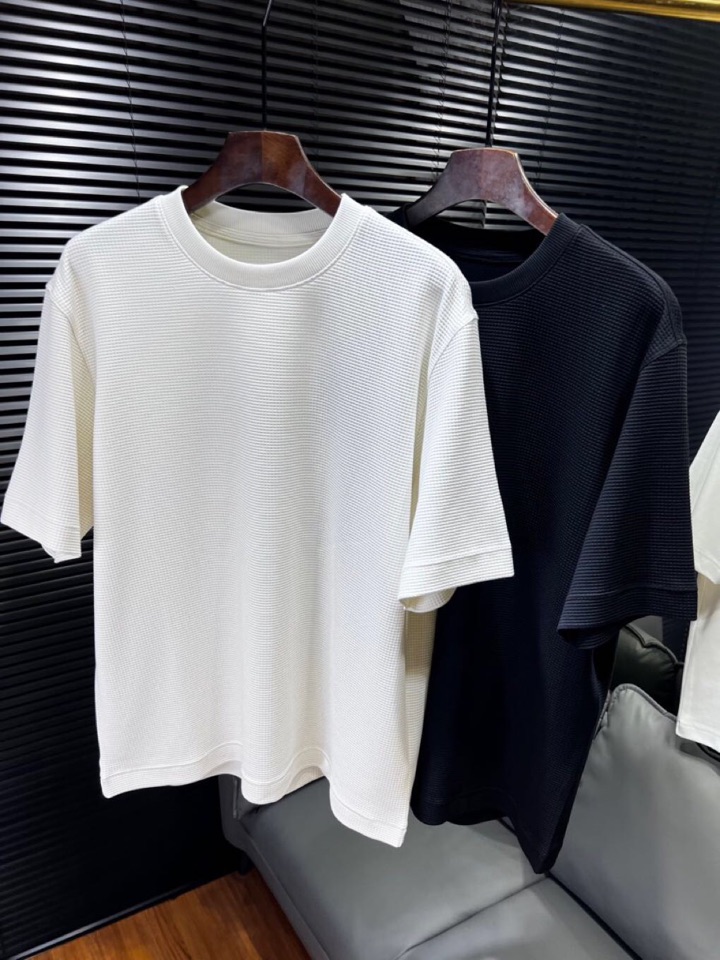 🔥Loro Piana 诺悠翩雅L新作，\n宝子们，夏天的命都是这件微廓短袖圆领T恤给的！\n微廓版型藏