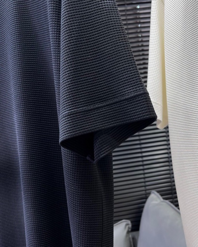 🔥Loro Piana 诺悠翩雅L新作，\n宝子们，夏天的命都是这件微廓短袖圆领T恤给的！\n微廓版型藏