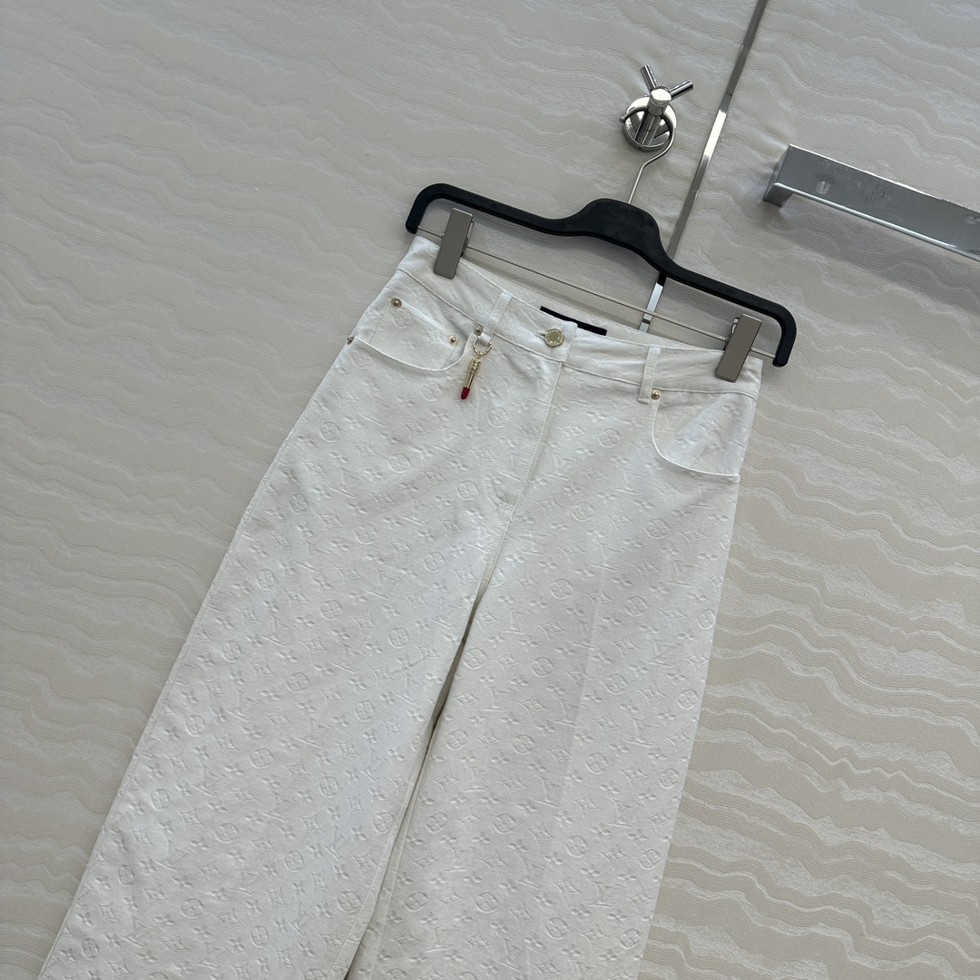 独家首发❤️ 爆单推荐，L25s春夏新品SProty系列，白色MONOGRAM老花logo牛仔长裤！口红