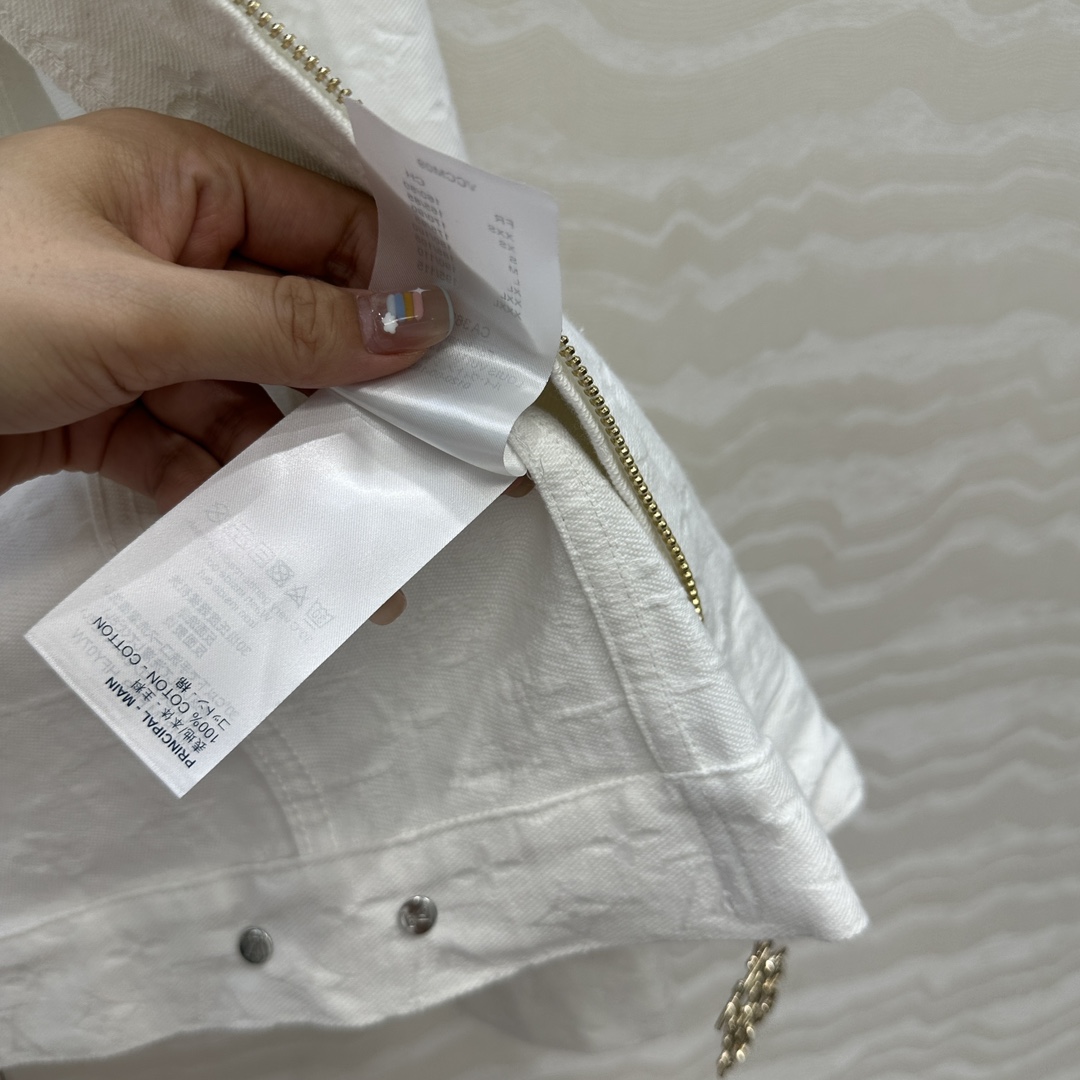 独家首发❤️ 爆单推荐，L25s春夏新品SProty系列，白色MONOGRAM老花logo牛仔夹克外套！