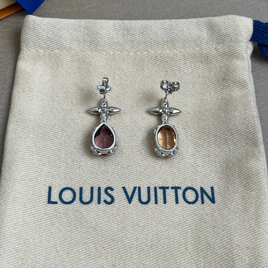【】原单货 LV 耳钉🔹🔹Louis Vuitton 路易威登 🔹专柜一致材质 火爆款出货 设计独特 复