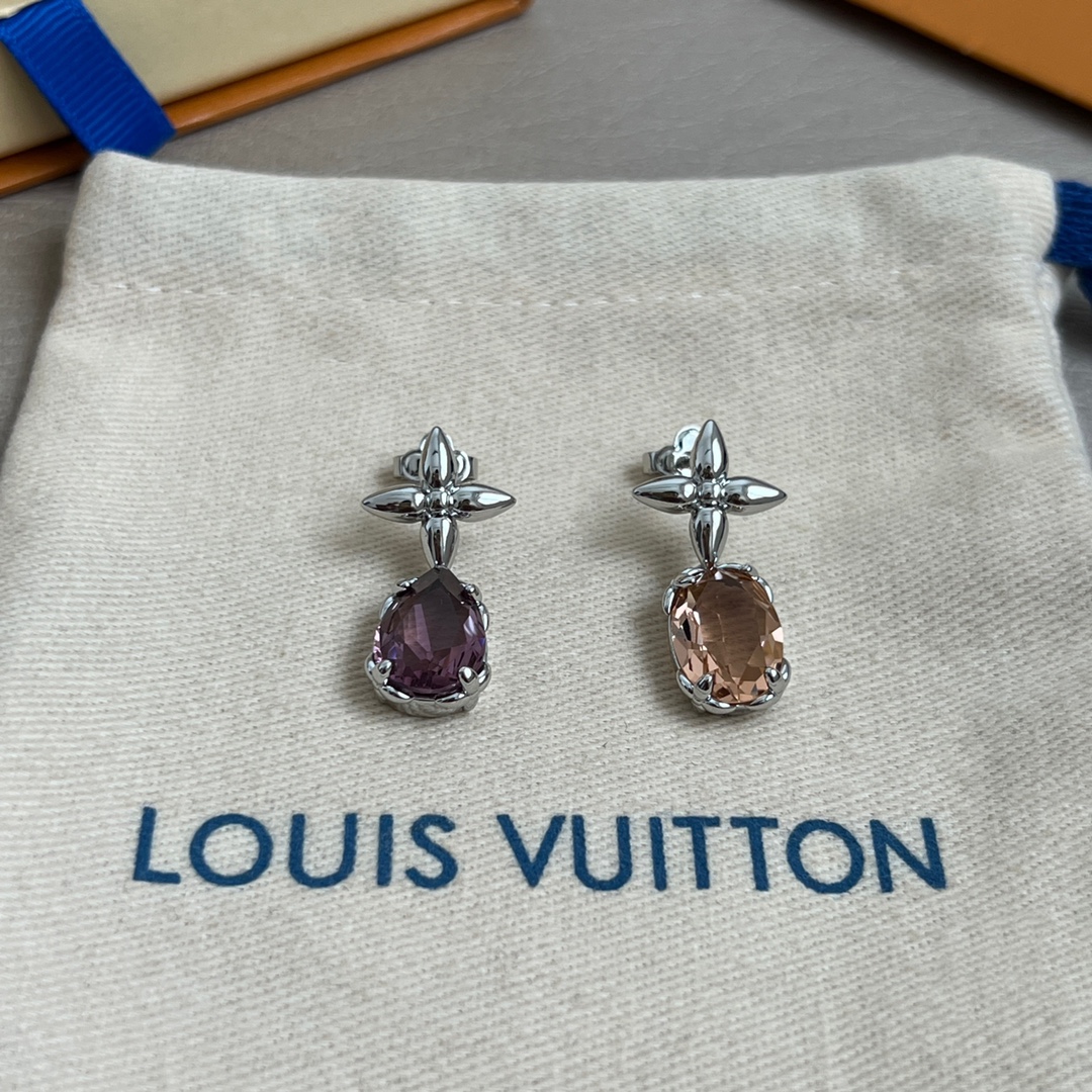 【】原单货 LV 耳钉🔹🔹Louis Vuitton 路易威登 🔹专柜一致材质 火爆款出货 设计独特 复
