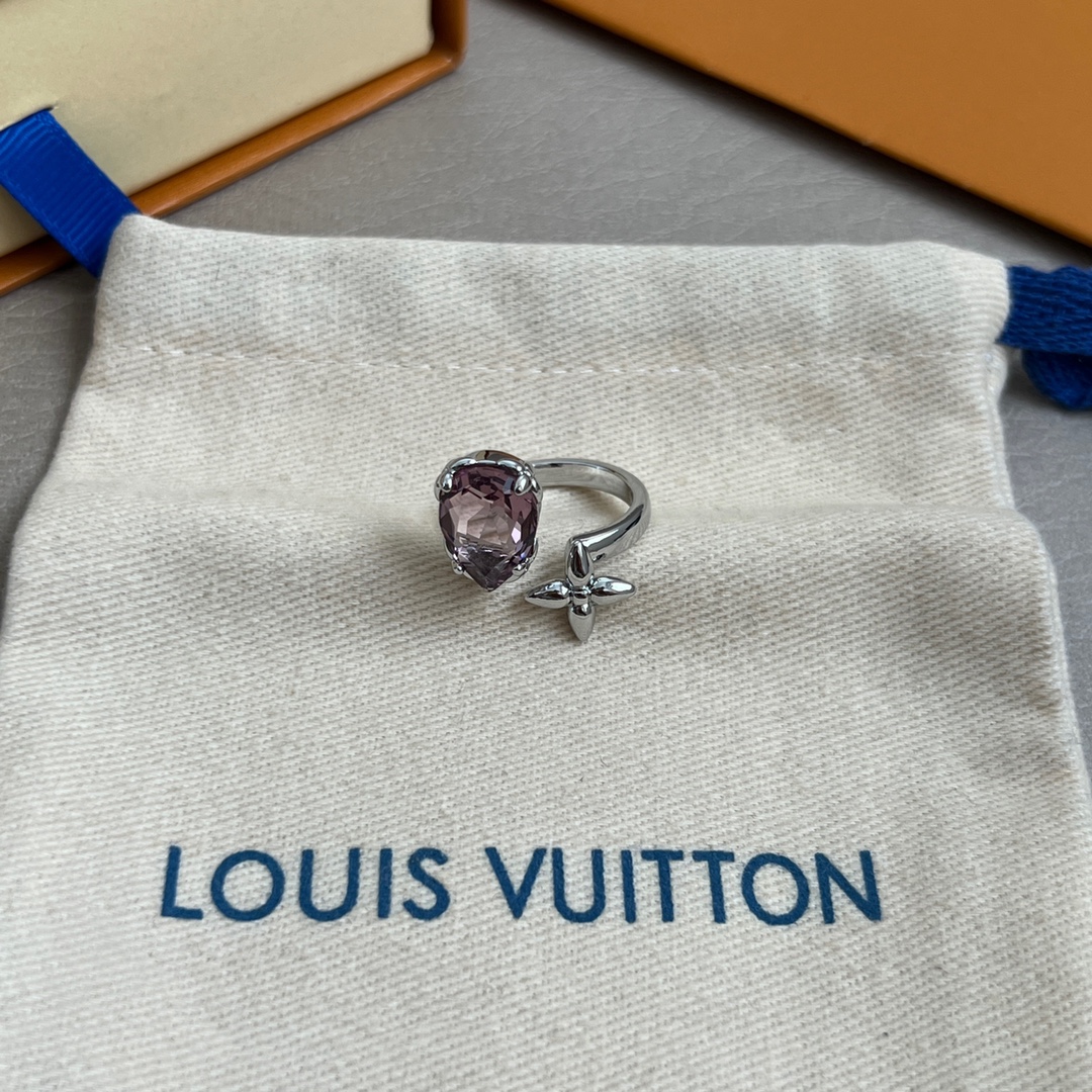 【】原单货 LV 戒指🔹🔹Louis Vuitton 路易威登 🔹专柜一致材质 火爆款出货 设计独特 复