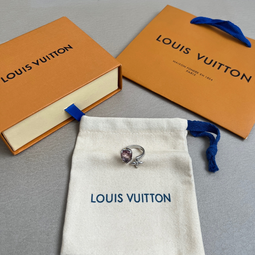 【】原单货 LV 戒指🔹🔹Louis Vuitton 路易威登 🔹专柜一致材质 火爆款出货 设计独特 复