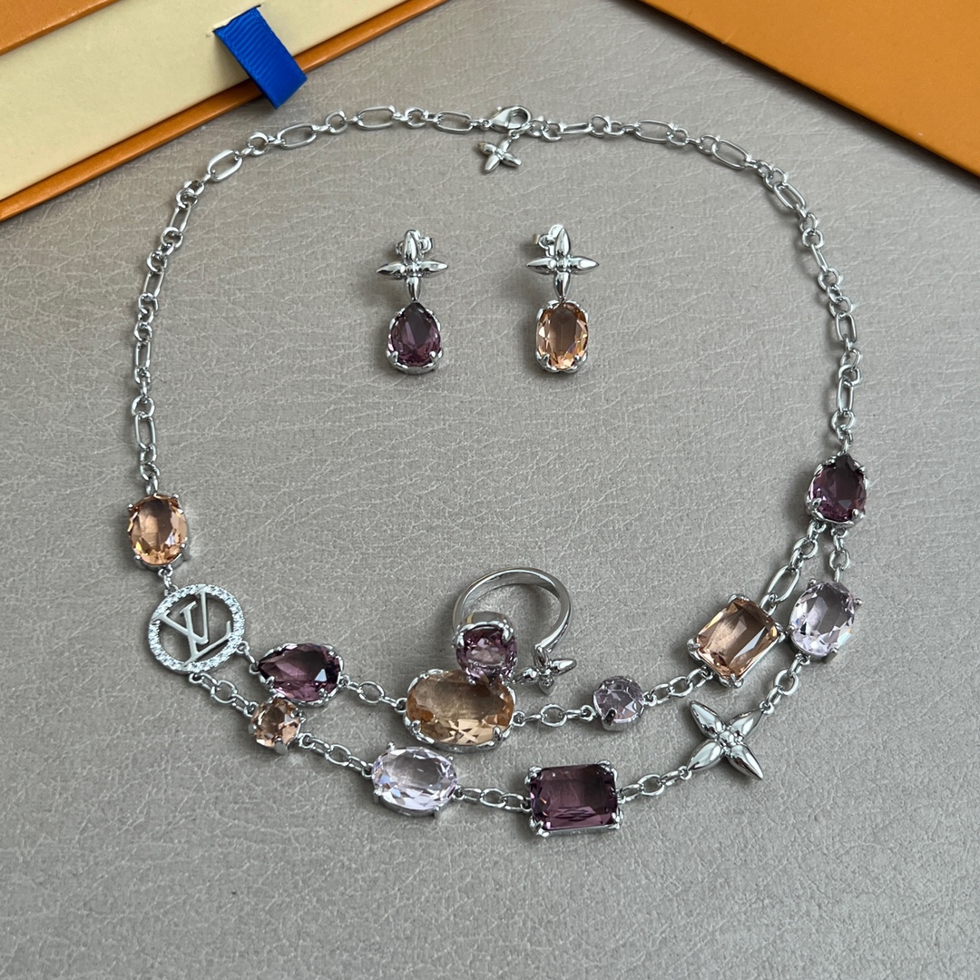 【】原单货 LV 戒指🔹🔹Louis Vuitton 路易威登 🔹专柜一致材质 火爆款出货 设计独特 复
