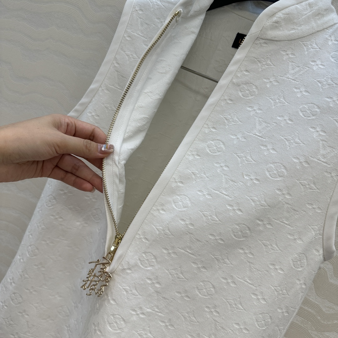 独家首发❤️ 爆单推荐，L25s春夏新品SProty系列，白色MONOGRAM老花logo牛仔背心连衣裙