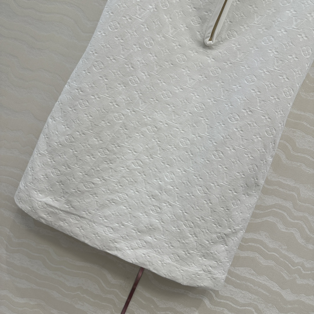 独家首发❤️ 爆单推荐，L25s春夏新品SProty系列，白色MONOGRAM老花logo牛仔背心连衣裙