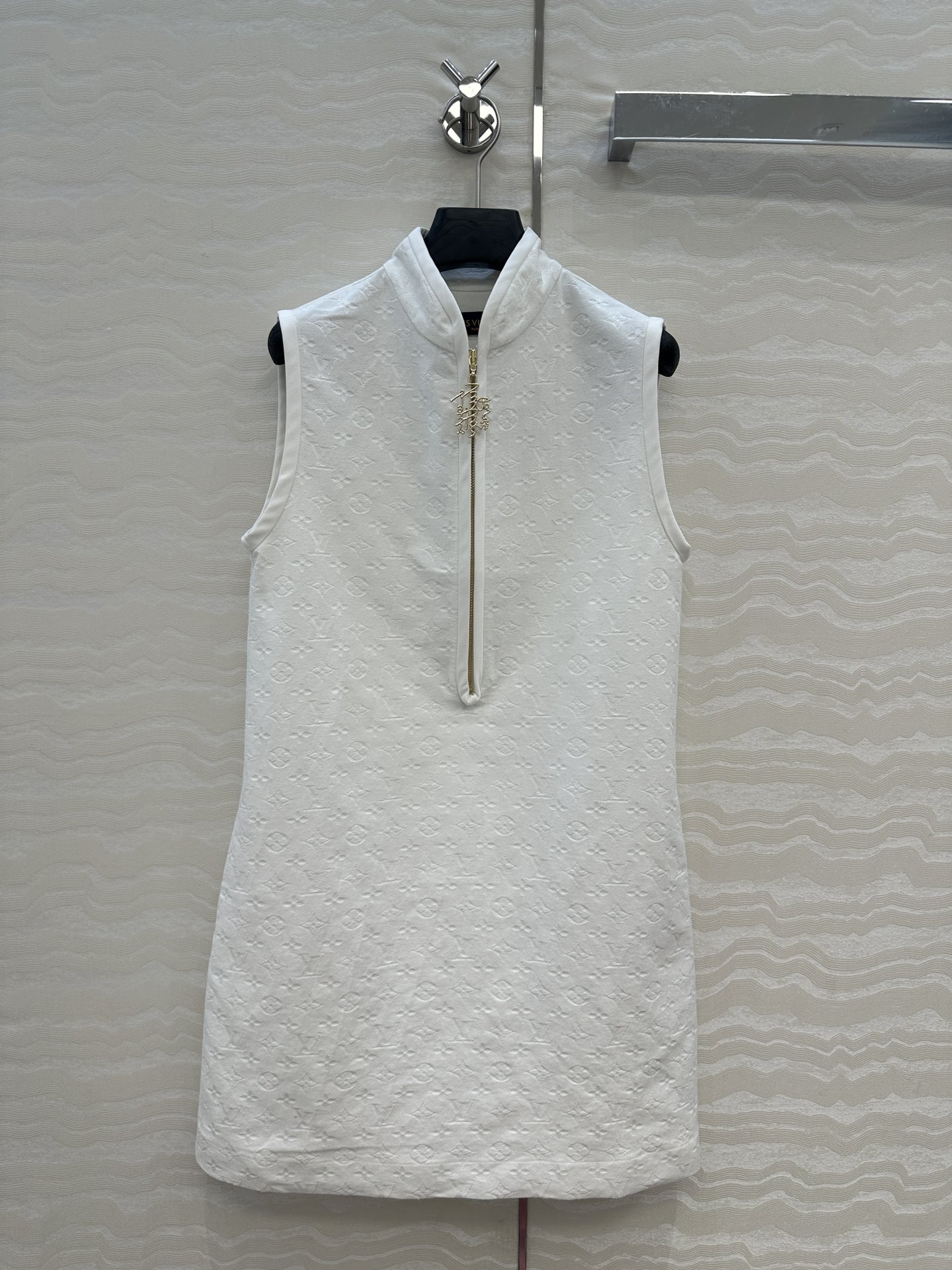 独家首发❤️ 爆单推荐，L25s春夏新品SProty系列，白色MONOGRAM老花logo牛仔背心连衣裙