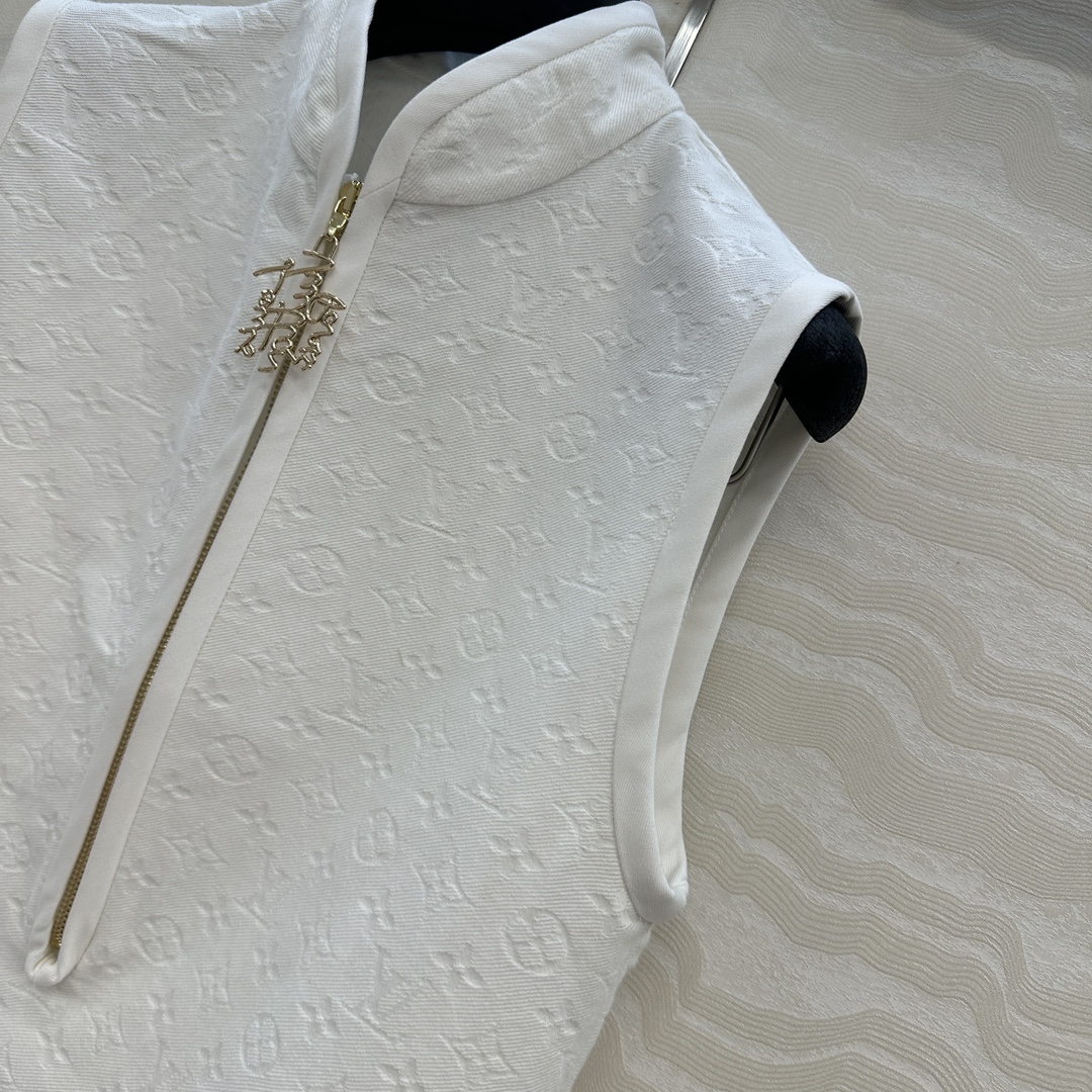 独家首发❤️ 爆单推荐，L25s春夏新品SProty系列，白色MONOGRAM老花logo牛仔背心连衣裙