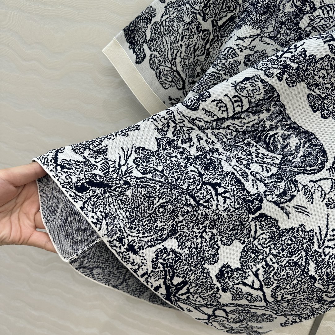 独家首发❤️原单品质，MissD 名媛气质 iviera动物丛林针织🧶短袖上衣！经典版型百搭不挑人，高级