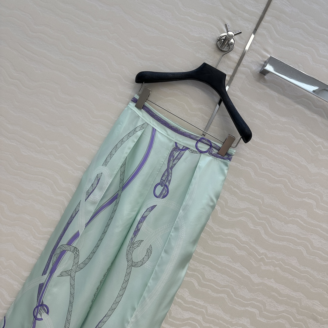 独家首发，原单品质💕 H系25s早秋新品💕薄荷绿Palefroi Remix图案定位印花真丝阔腿直筒裤！