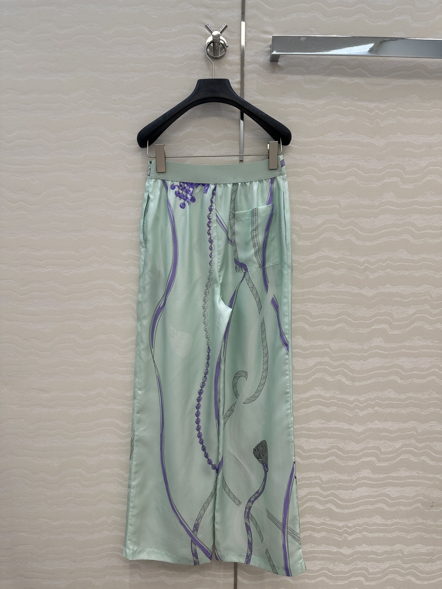 独家首发，原单品质💕 H系25s早秋新品💕薄荷绿Palefroi Remix图案定位印花真丝阔腿直筒裤！