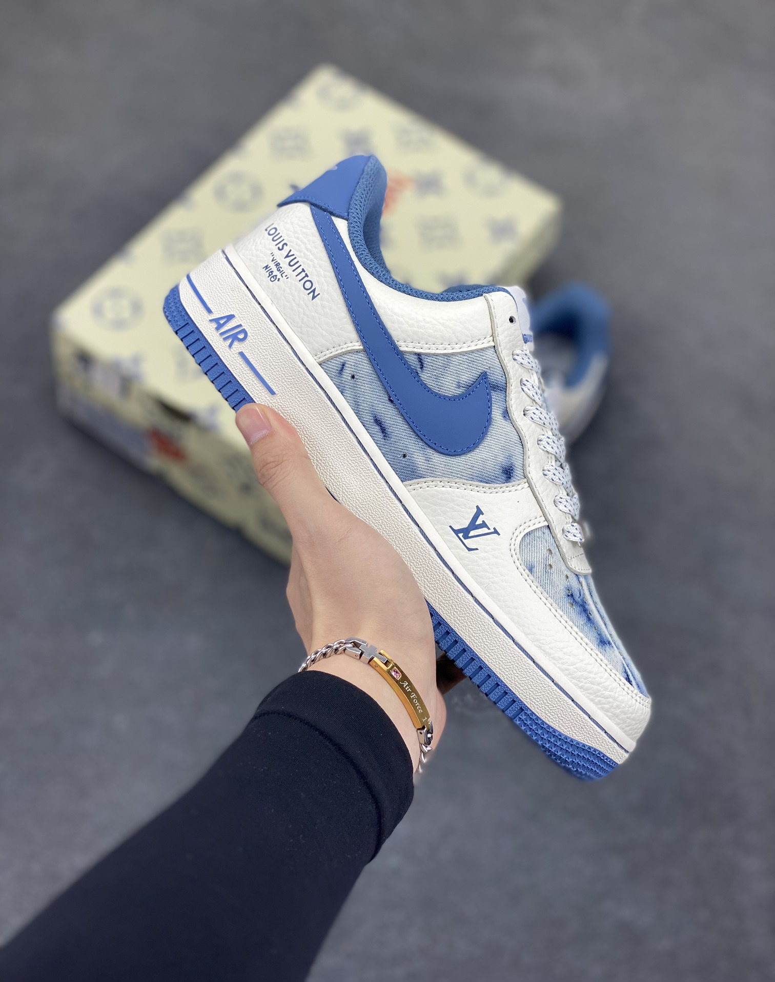 NIke Air Force 1 \'07 Low LV联名-蓝色海洋 空军一号低帮 运动鞋 休闲鞋 折边针车 工艺难度大 原楦头原纸板 原装鞋盒 原厂鞋底 超高清洁度 细节完美 货号：LW9279-019 尺码：36 36.5 37.5 38 38.5 39 40 40.5 41 42 42.5 43 44 44.5 45-选品中心