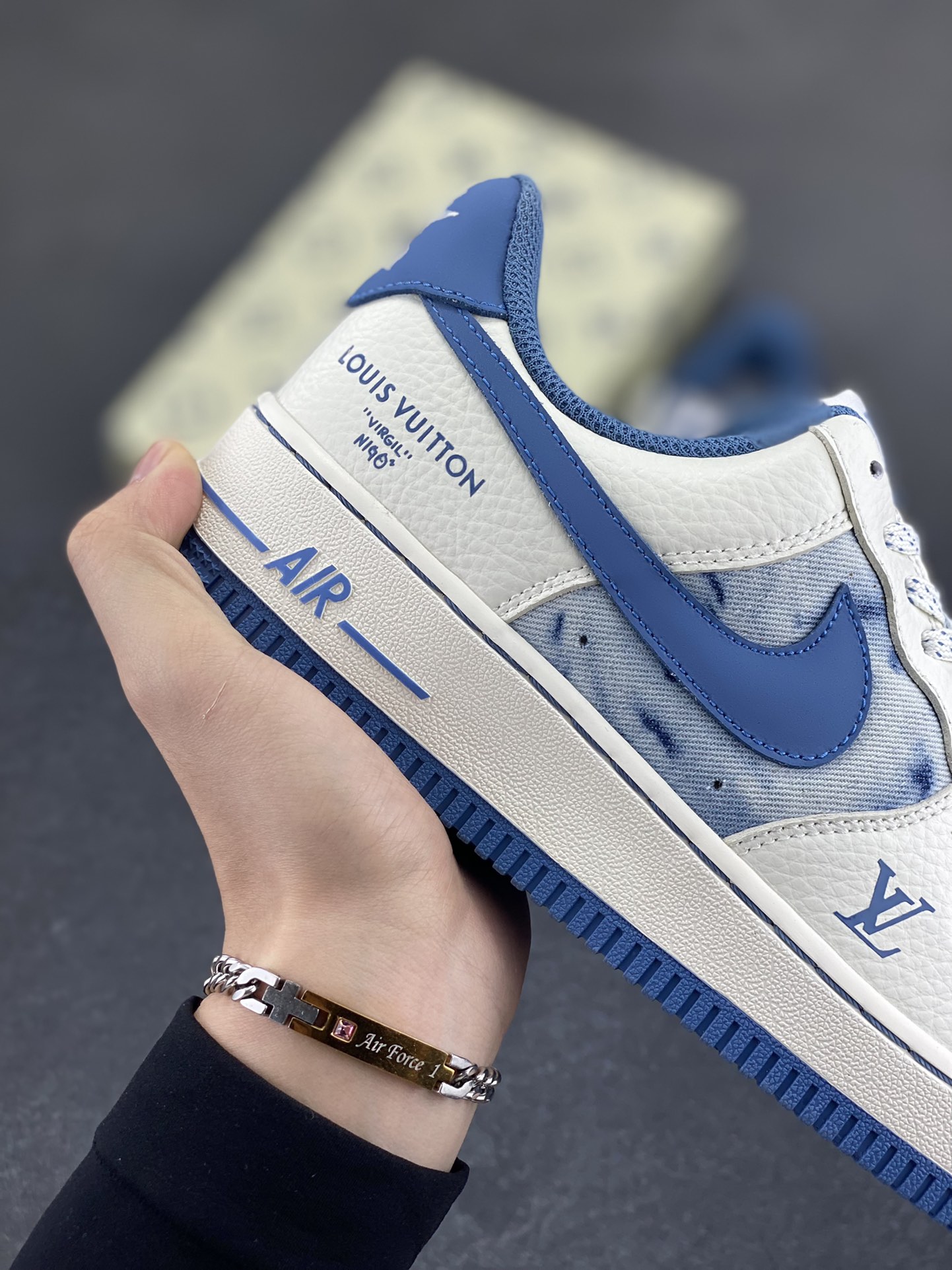 图片[6]-NIke Air Force 1 \’07 Low LV联名-蓝色海洋 空军一号低帮 运动鞋 休闲鞋 折边针车 工艺难度大 原楦头原纸板 原装鞋盒 原厂鞋底 超高清洁度 细节完美 货号：LW9279-019 尺码：36 36.5 37.5 38 38.5 39 40 40.5 41 42 42.5 43 44 44.5 45-选品中心