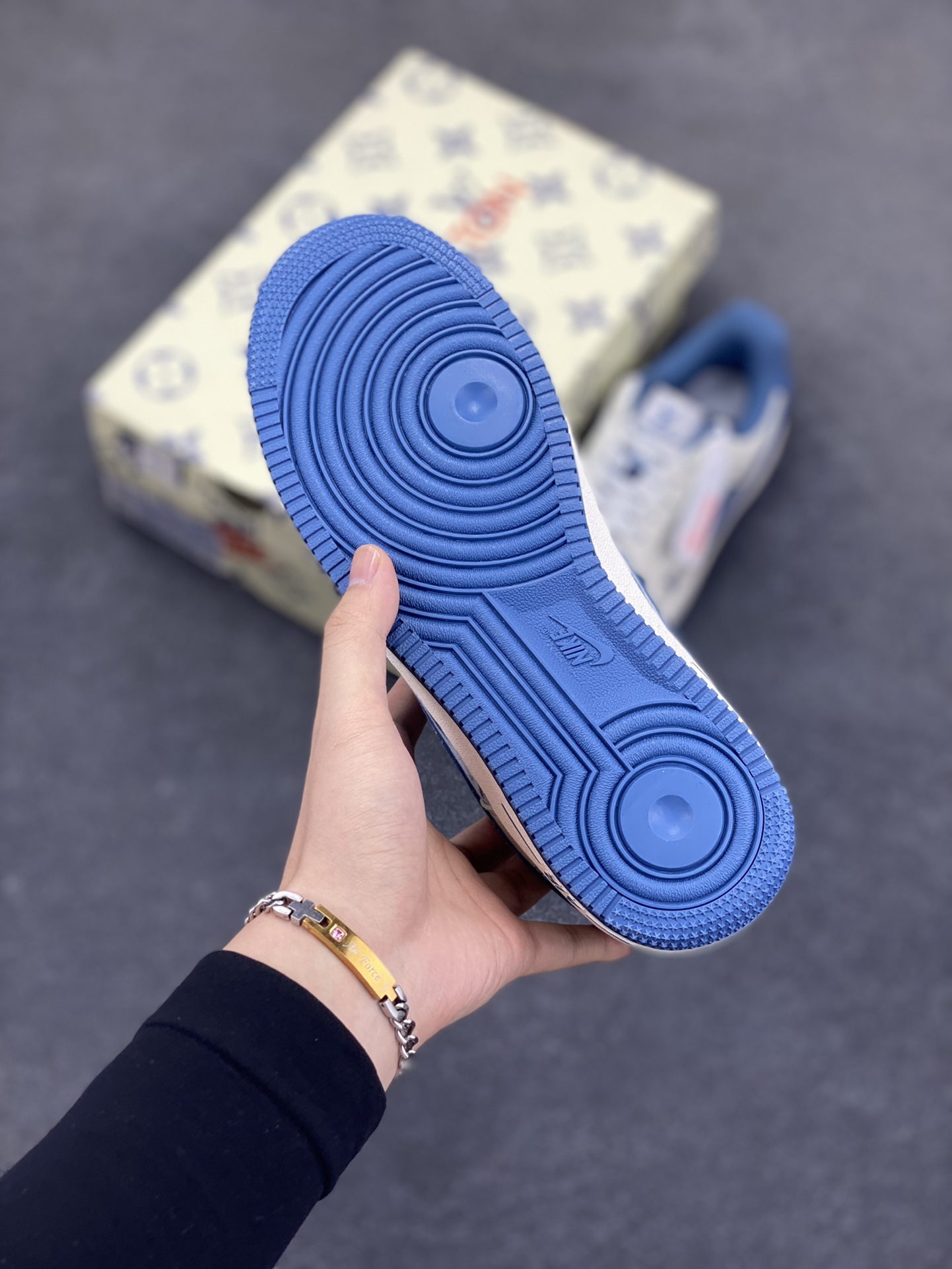 图片[5]-NIke Air Force 1 \’07 Low LV联名-蓝色海洋 空军一号低帮 运动鞋 休闲鞋 折边针车 工艺难度大 原楦头原纸板 原装鞋盒 原厂鞋底 超高清洁度 细节完美 货号：LW9279-019 尺码：36 36.5 37.5 38 38.5 39 40 40.5 41 42 42.5 43 44 44.5 45-选品中心