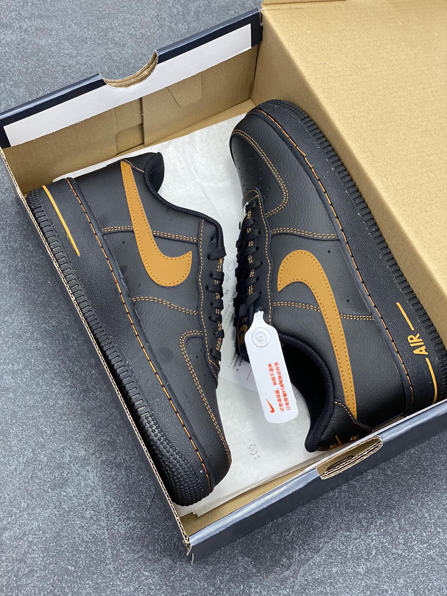 图片[9]-Nike Air Force 1 Low 黑黄 原楦头原纸板 打造纯正空军版型 专注外贸渠道 全掌内置蜂窝气垫 原盒配件 原厂中底钢印、拉帮完美 货号：HQ2037-003 尺码：36 36.5 37.5 38 38.5 39 40 40.5 41 42 42.5 43 44 44.5 45-选品中心