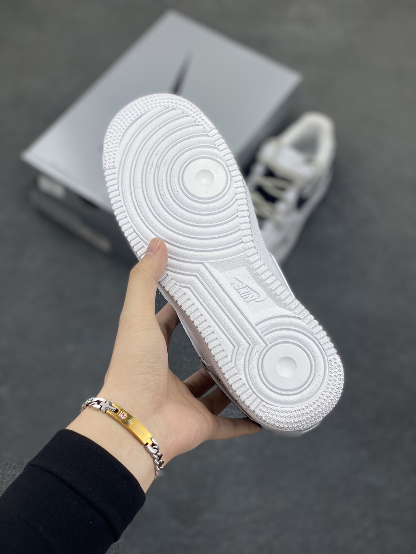 图片[5]-【定制球鞋】Nike Air Force 1 空军一号 情侣款 夏季焕新 哥特瞬影 皮革 特殊鞋盒 低帮 板鞋 女款 黑白折边针车 工艺难度大 原楦头原纸板 原装鞋盒 定制五金配件 内置全掌气垫 原厂鞋底 货号：CW2288-111 尺码：36 36.5 37.5 38 38.5 39 40 40.5 41 42 42.5 43 44 44.5 45-选品中心