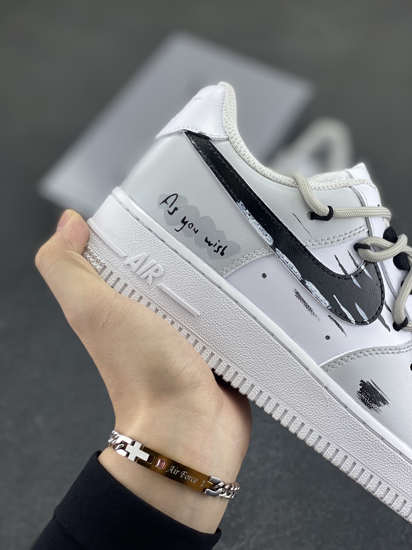 图片[6]-【定制球鞋】Nike Air Force 1 空军一号 情侣款 夏季焕新 哥特瞬影 皮革 特殊鞋盒 低帮 板鞋 女款 黑白折边针车 工艺难度大 原楦头原纸板 原装鞋盒 定制五金配件 内置全掌气垫 原厂鞋底 货号：CW2288-111 尺码：36 36.5 37.5 38 38.5 39 40 40.5 41 42 42.5 43 44 44.5 45-选品中心