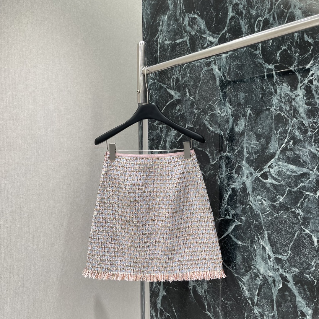 Val华伦 25早秋新款 流苏粗纺半裙 内衬yb定制提花 进口粗纺毛呢材质质感高级 重工流苏裙摆完美演绎