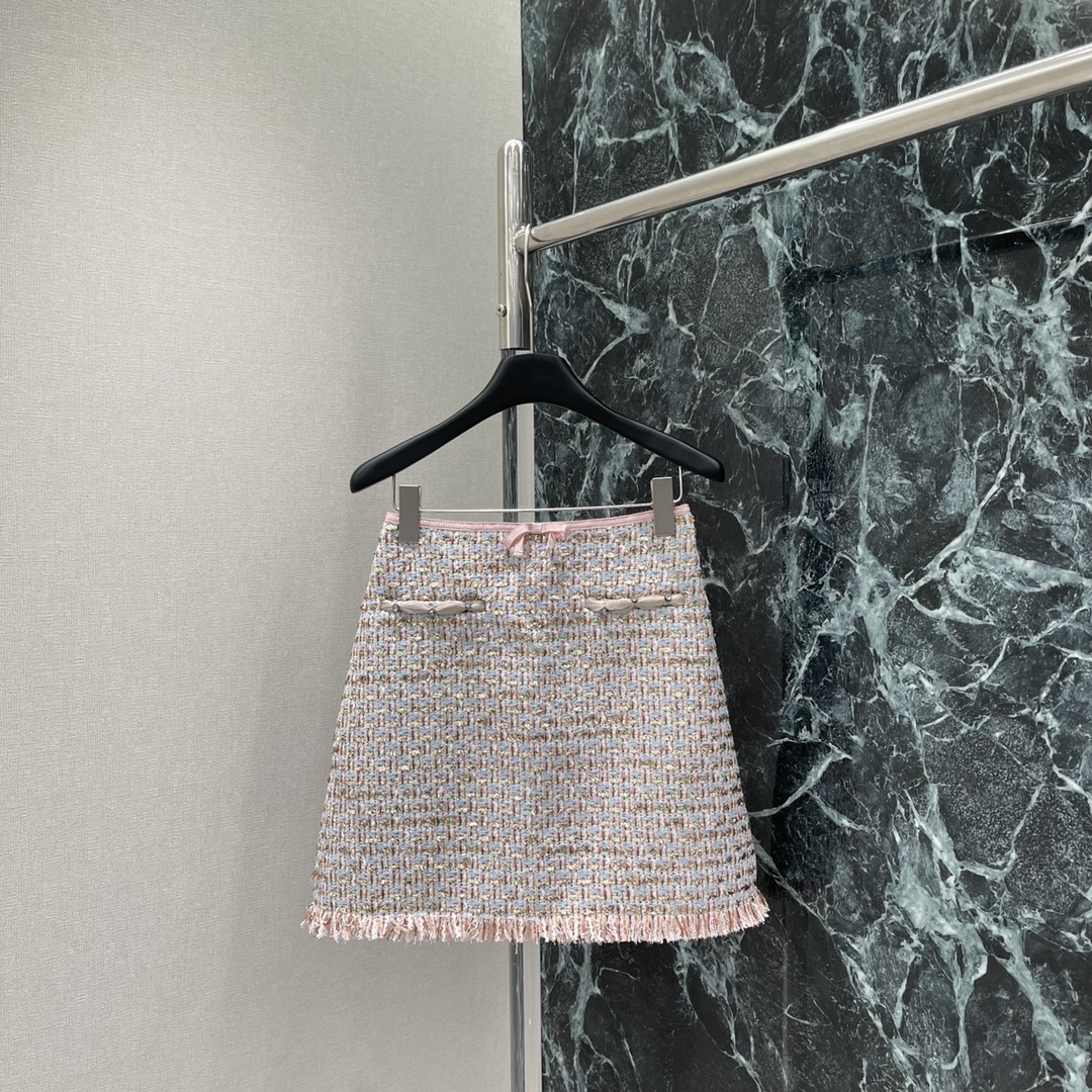 Val华伦 25早秋新款 流苏粗纺半裙 内衬yb定制提花 进口粗纺毛呢材质质感高级 重工流苏裙摆完美演绎