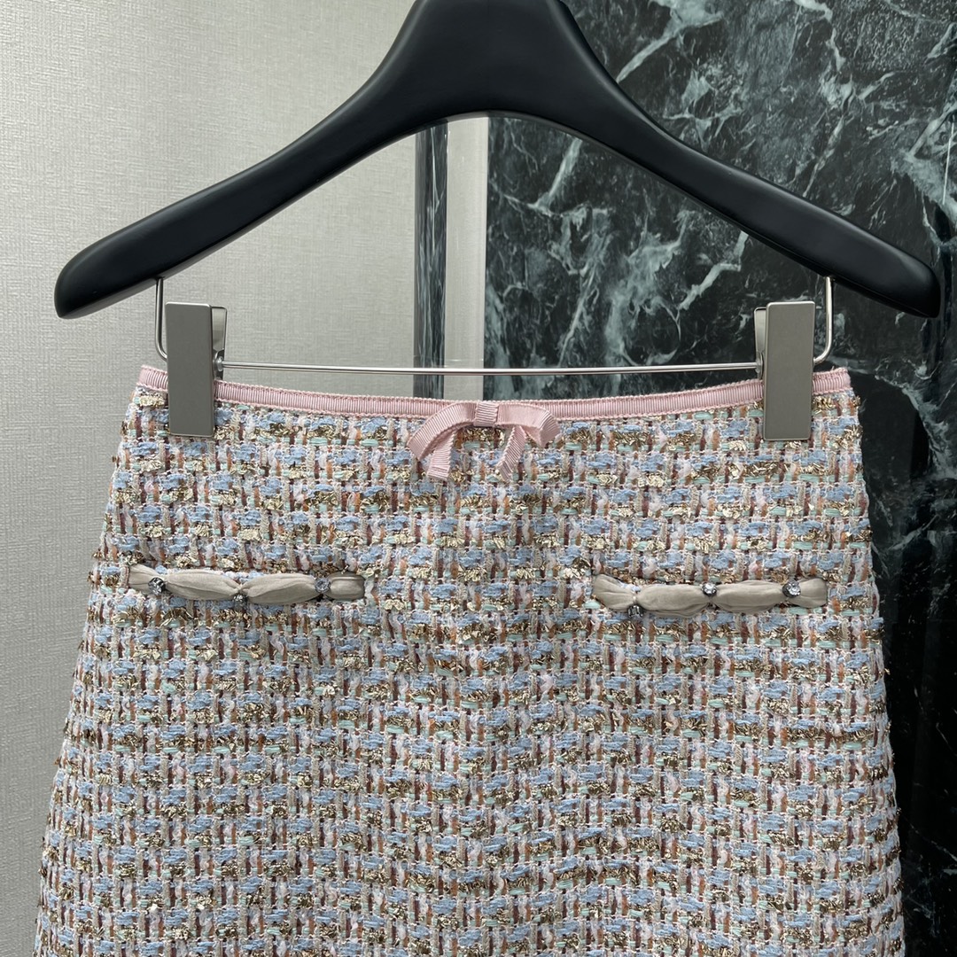 Val华伦 25早秋新款 流苏粗纺半裙 内衬yb定制提花 进口粗纺毛呢材质质感高级 重工流苏裙摆完美演绎