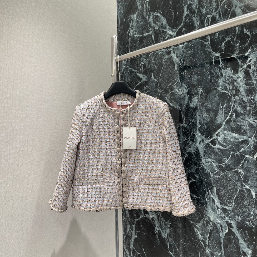 Val华伦 25早秋新款 圆领粗纺外套 内衬yb定制提花 进口粗纺毛呢材质质感高级品相十足 前襟领口延伸