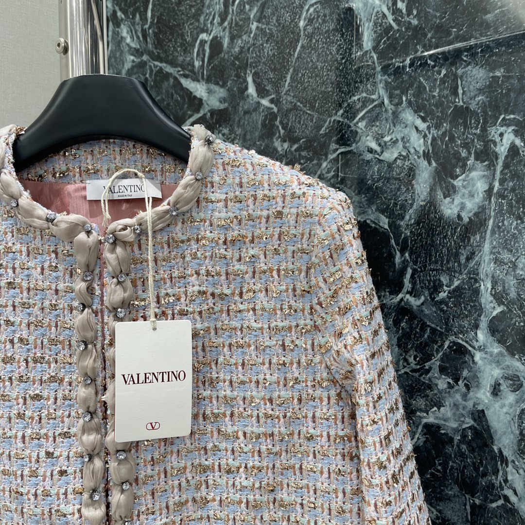 Val华伦 25早秋新款 圆领粗纺外套 内衬yb定制提花 进口粗纺毛呢材质质感高级品相十足 前襟领口延伸