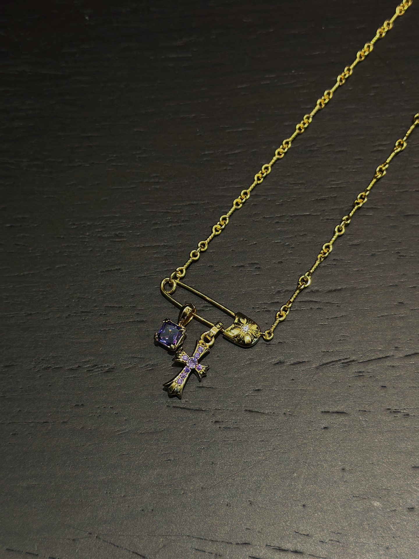 Chrome Hearts 𝐂𝐡𝐫𝐨𝐦𝐞 𝐡𝐞𝐚𝐫𝐭𝐬 克罗心 别针紫钻十字架项链
