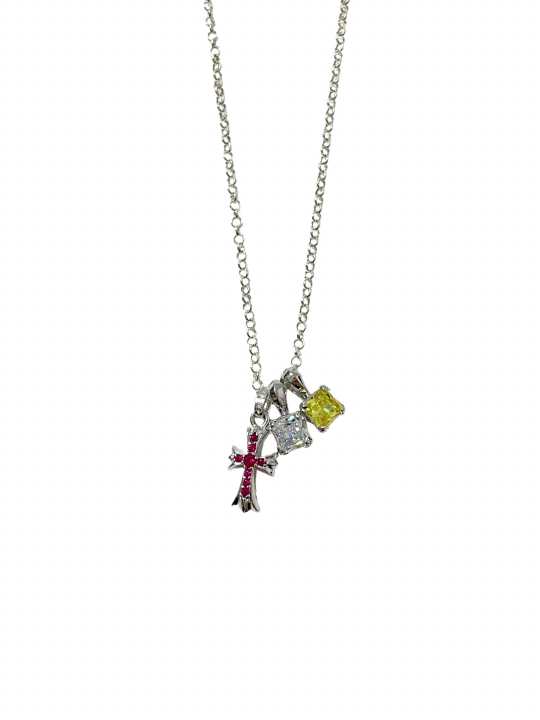 NO:588856,Chrome Hearts cross platinum-plated sugar cube necklace with new sugar cube yellow diamonds, white diamonds, and red diamond small cross. The upper body effect is excellent. A must-have necklace for summer, fine jewelry, chrome hearts, necklace19860909克罗心 十字架镀白金方糖项链 搭配新款方糖黄钻 白钻 红钻小十字架 上身效果极佳 夏日必搭项链,饰品精品,chrome hearts,necklace,Jewelry