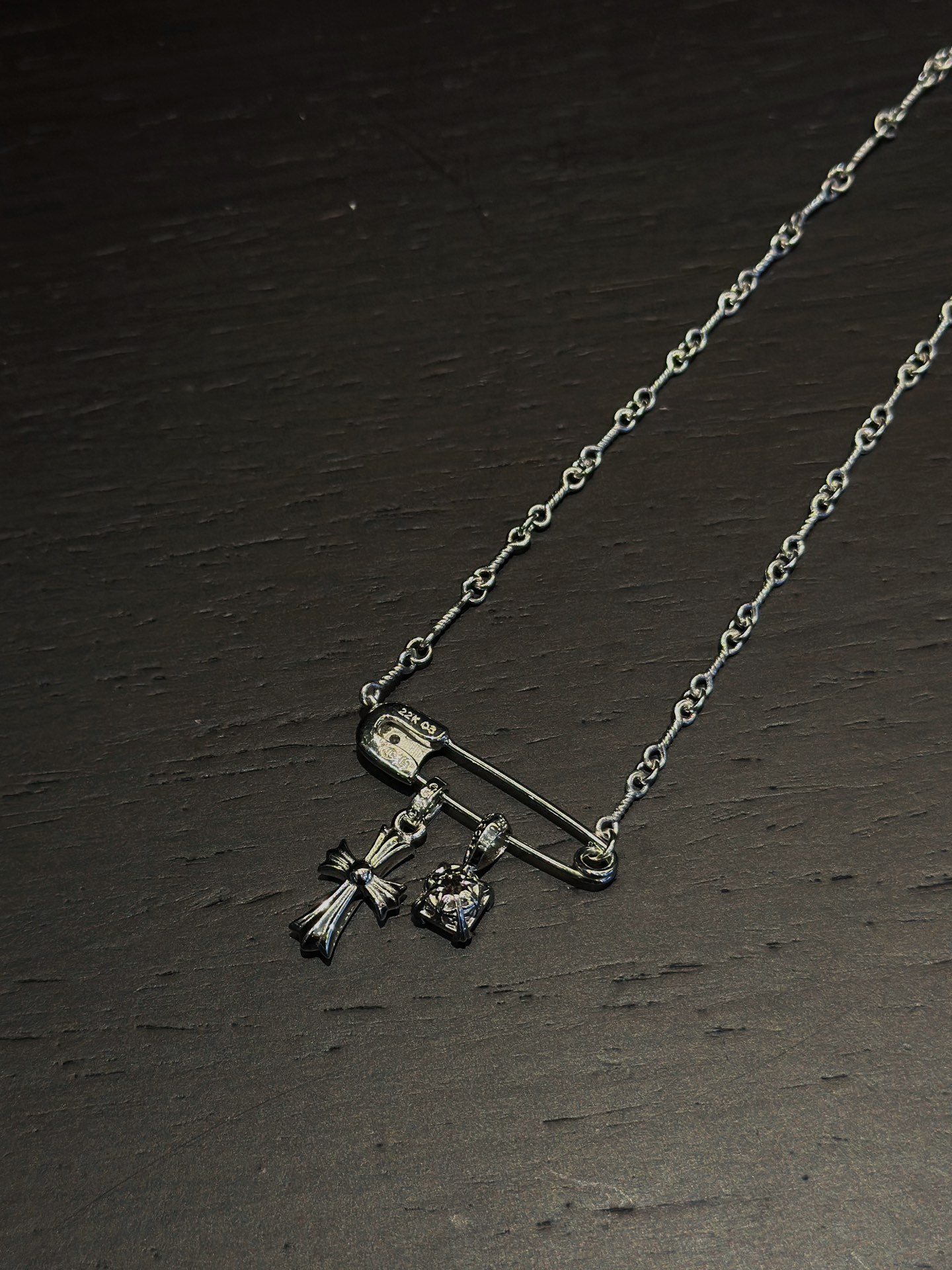 Chrome Hearts 𝐂𝐡𝐫𝐨𝐦𝐞 𝐡𝐞𝐚𝐫𝐭𝐬 克罗心 别针十字架镀白金方糖项链