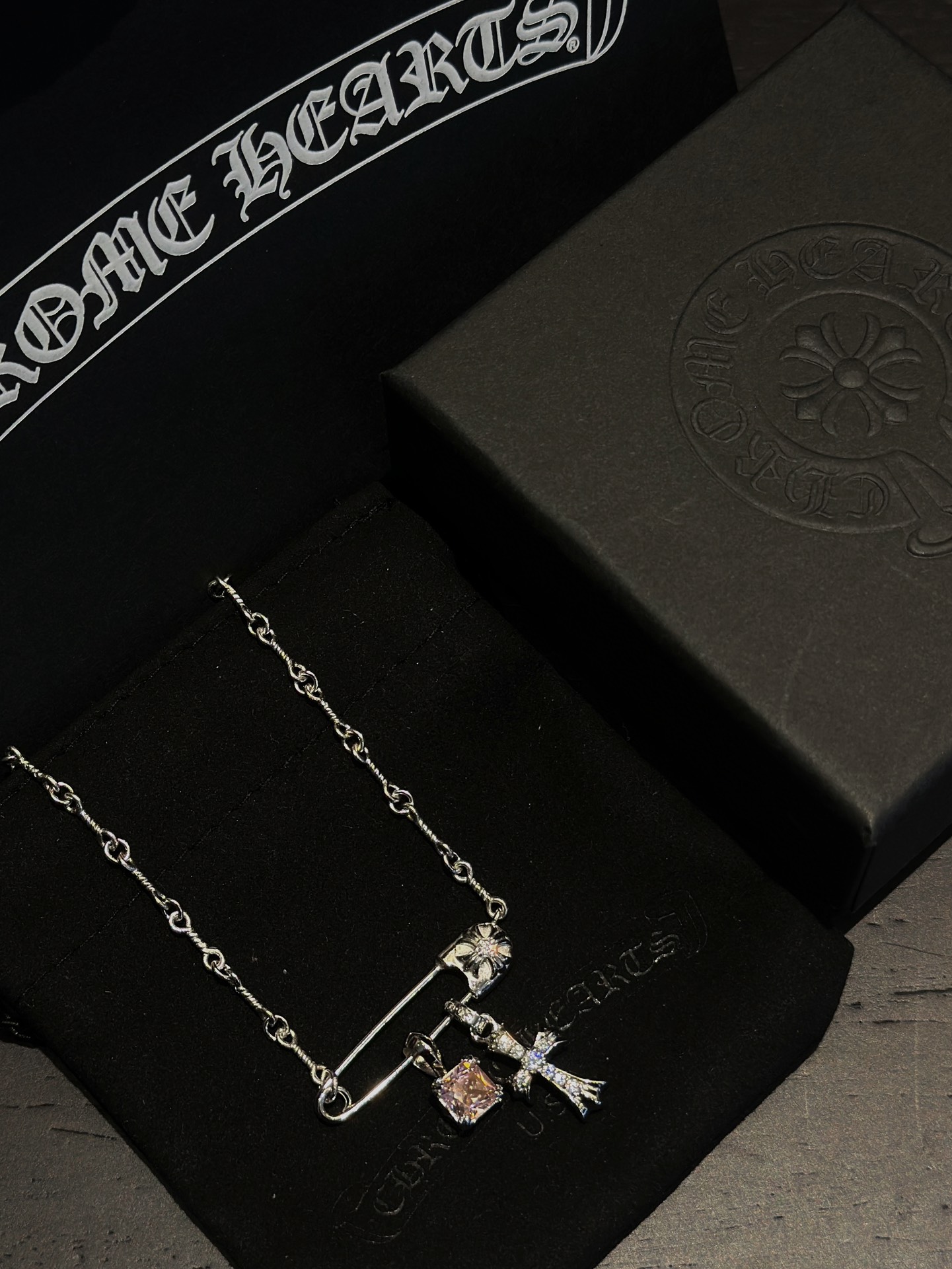 Chrome Hearts 𝐂𝐡𝐫𝐨𝐦𝐞 𝐡𝐞𝐚𝐫𝐭𝐬 克罗心 别针十字架镀白金方糖项链